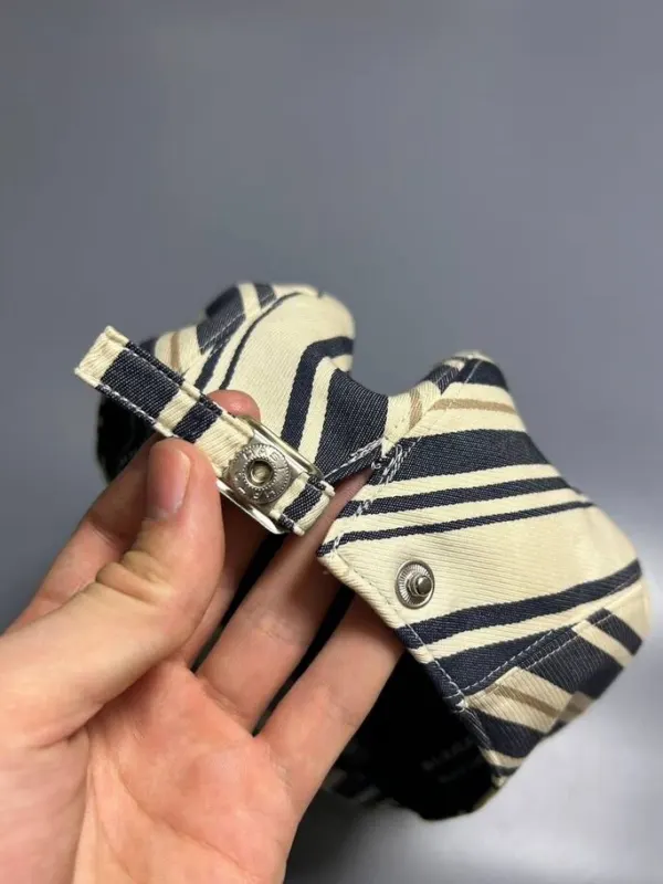 Кепи Burberry, фото 5 из 8
