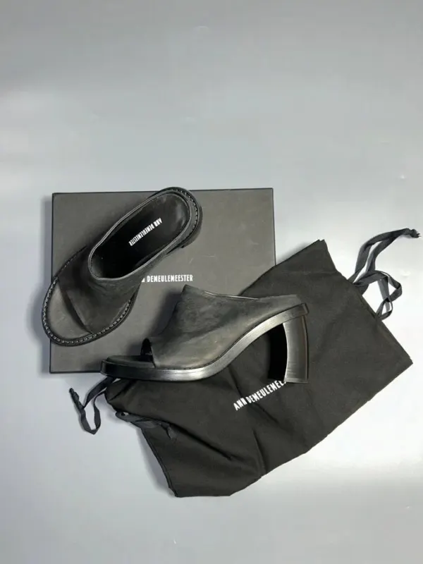 Мюли Ann Demeulemeester