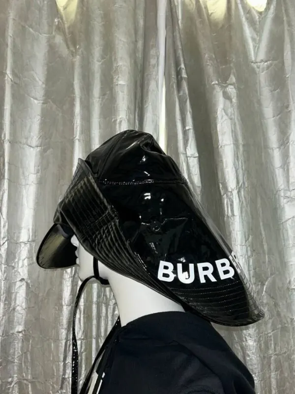 Панама Burberry SS19