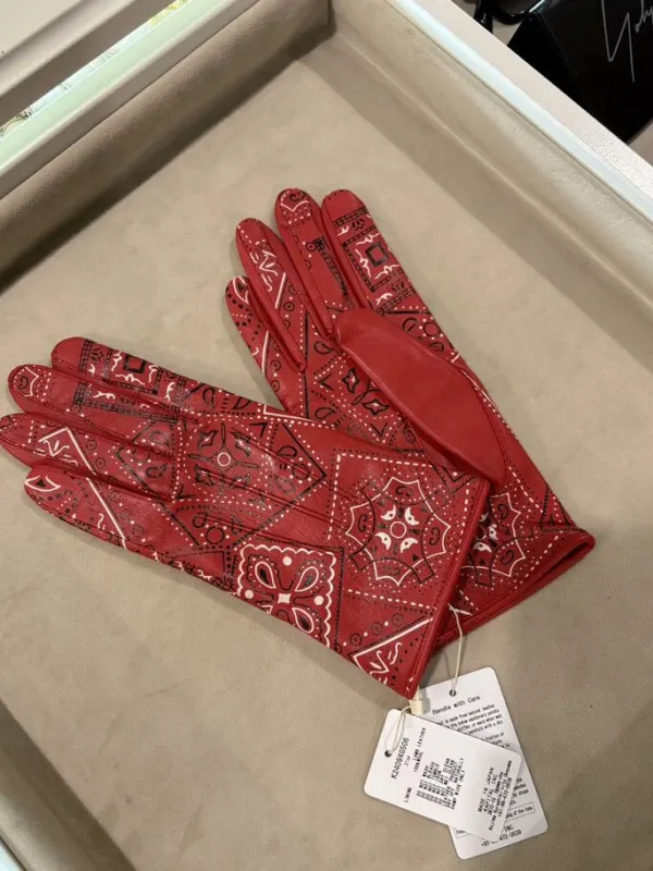 Перчатки Kapital
