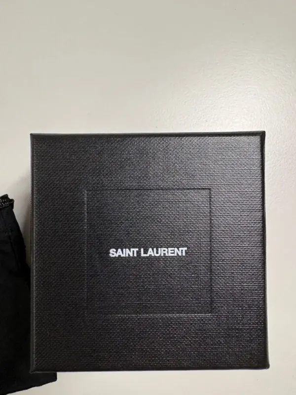 Пин Saint Laurent 2021, фото 3 из 9