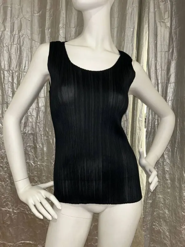 Топ Issey Miyake