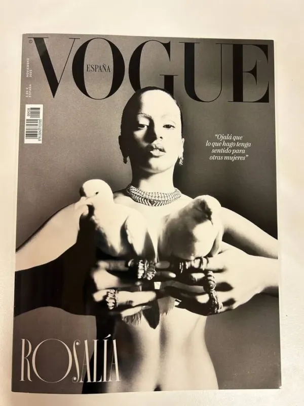 Журнал Vogue с Розалией